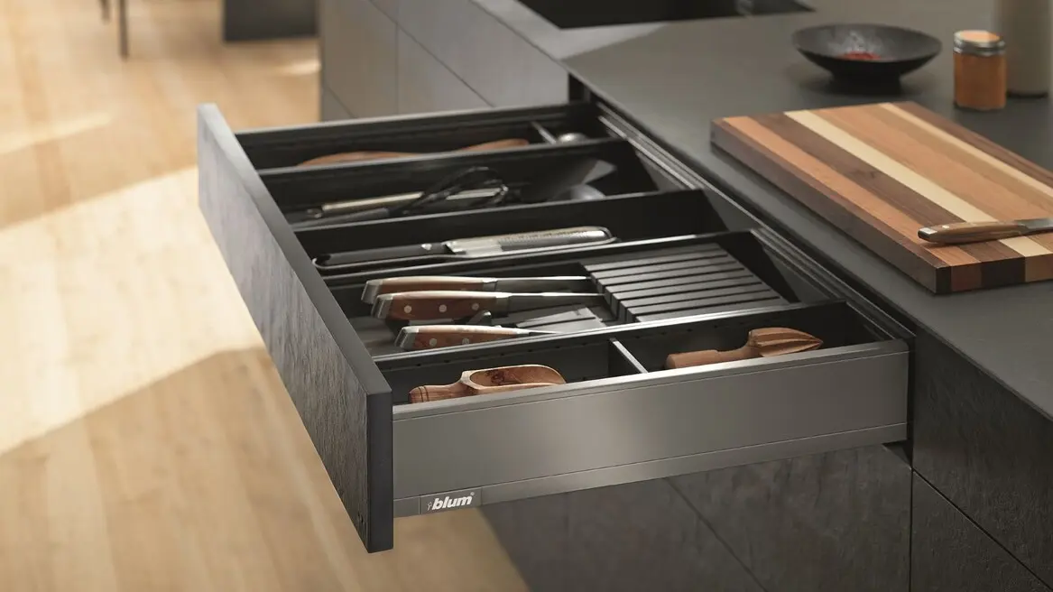 BLUM KNIFE HOLDER